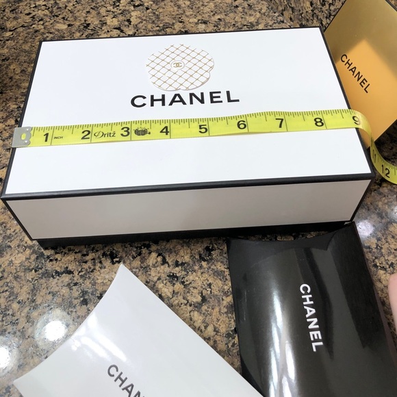 CHANEL Medium Gift Box + 2 Boxes + CC Envelope - Picture 16 of 16